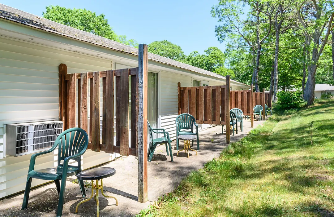 Blue Dolphin Inn-1