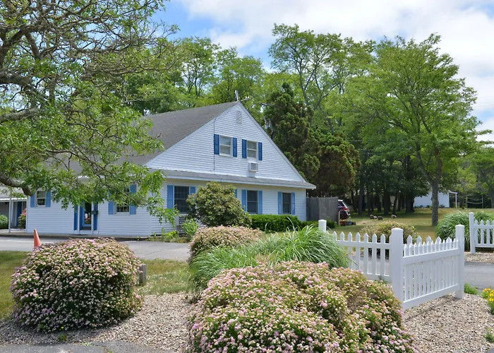 Blue Dolphin Inn